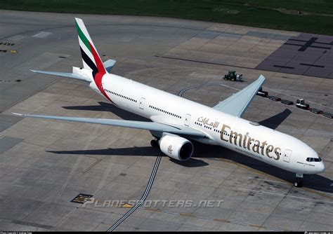 boeing 777-300er emirates flight status|A6.